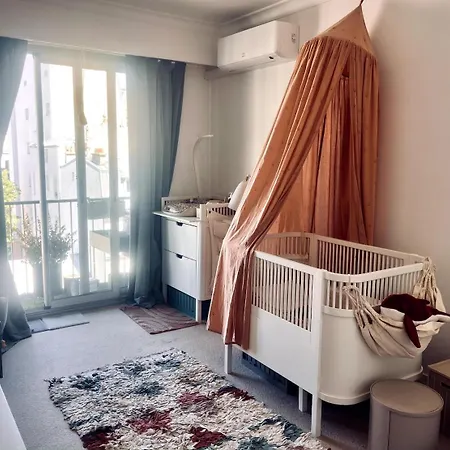 Rare ! 4br Penthouse With Terraces, Up To 7p, Near Champs-elysees * パリ