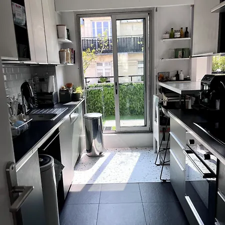 Rare ! 4br Penthouse With Terraces, Up To 7p, Near Champs-elysees * パリ