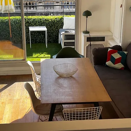 Апартаменты Rare ! 4br Penthouse With Terraces, Up To 7p, Near Champs-elysees